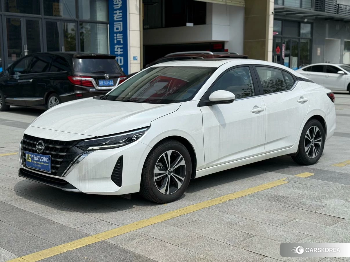 Nissan Sylphy 2023 Белый из Китая, фото 3