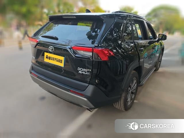 Toyota RAV4 2024 Черный из Китая, фото 2