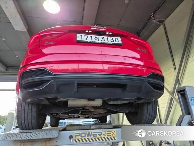 Audi Q3 (F3) 2022 Красный из Кореи, фото 2