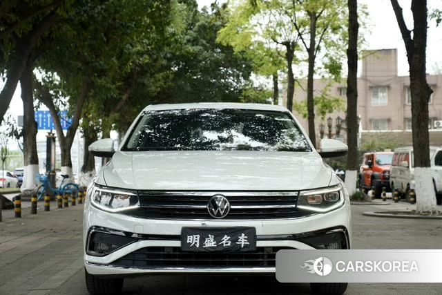 Volkswagen Bora 2024 Белый из Китая, фото 6