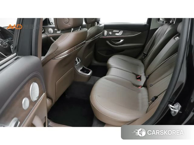 Mercedes-Benz E-Class 2022 Черный из Китая, фото 2