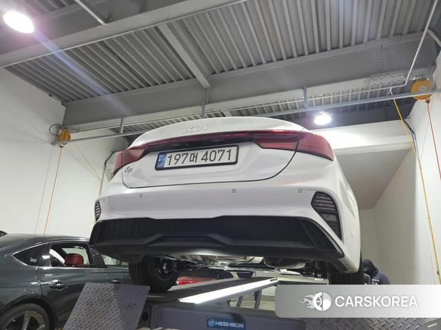 Kia The New K3 2nd generation 2023 Белый из Кореи, фото 2