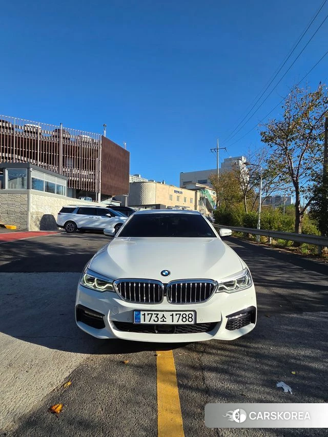 BMW 5 Series (G30) 2018 Белый из Кореи, фото 4