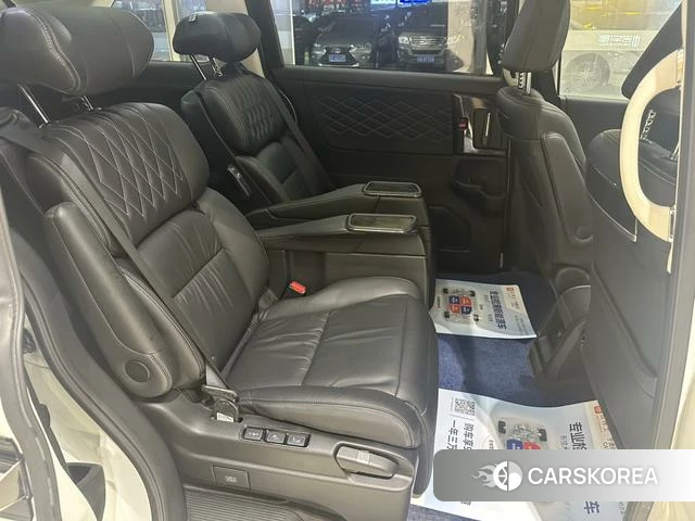 Honda Elysion 2022 Белый из Китая, фото 2