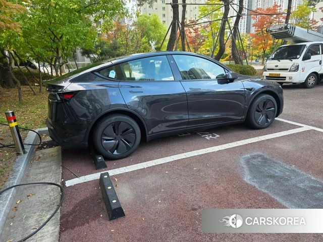 Tesla Model Y 2026 Черный двухцветный из Кореи, фото 6