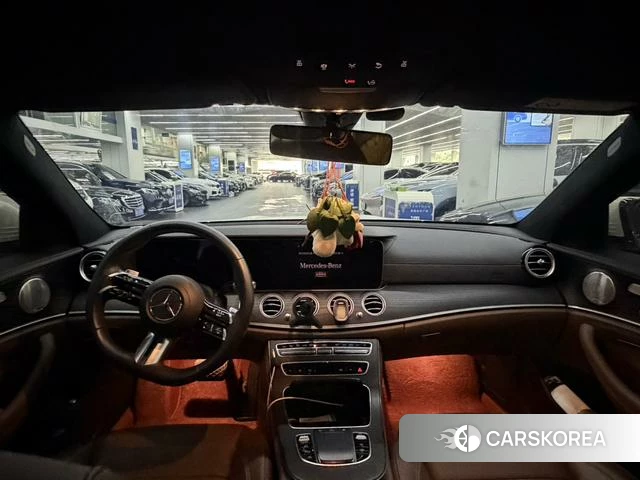 Mercedes-Benz E-Class 2023 Белый из Китая, фото 2