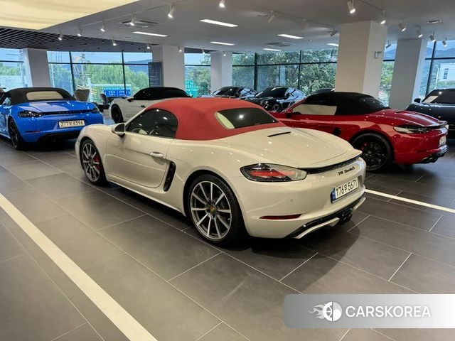 Porsche 718 Boxster 2020 Серебристо-серый из Кореи, фото 5