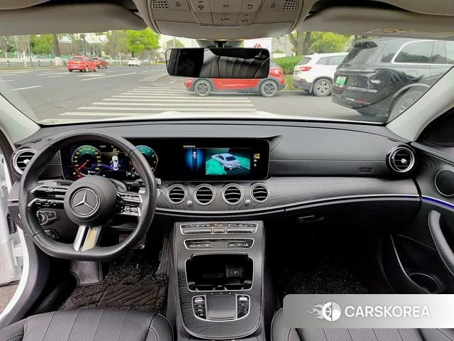 Mercedes-Benz E-Class 2024 Белый из Китая, фото 2