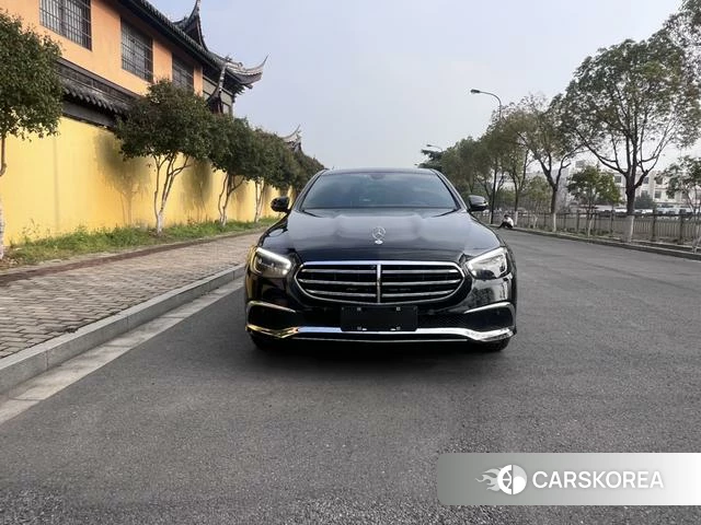 Mercedes-Benz E-Class 2023 Черный из Китая, фото 2