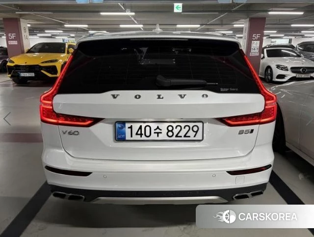 Volvo V60 Cross-Country 2nd Generation 2021 Белый из Кореи, фото 4