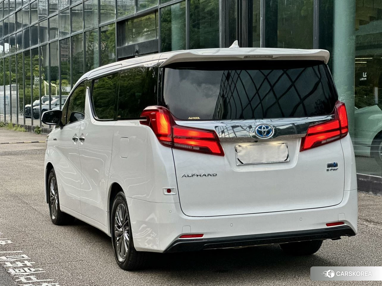 Toyota Alphard 2021 Белый из Китая, фото 4