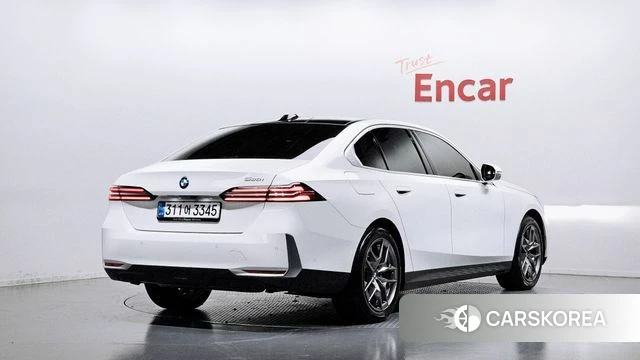 BMW 5 Series (G60) id 5026053 из Кореи 12