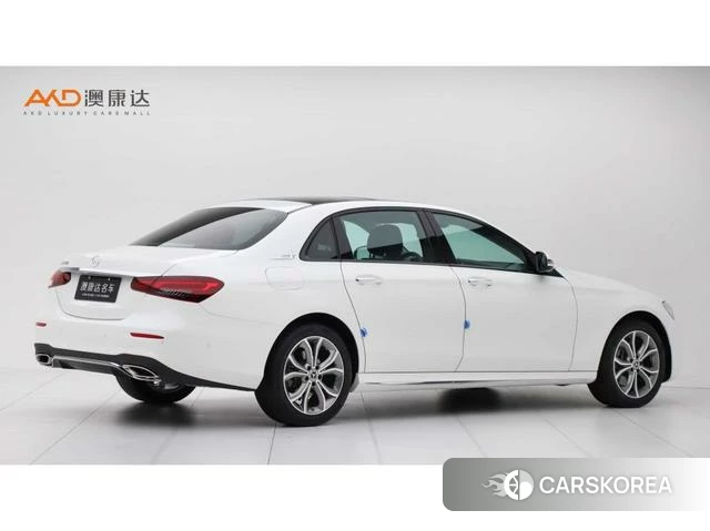 Mercedes-Benz E-Class 2022 Белый из Китая, фото 2