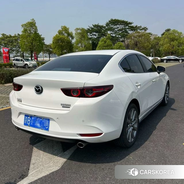 Mazda 3 2023 Белый из Китая, фото 2