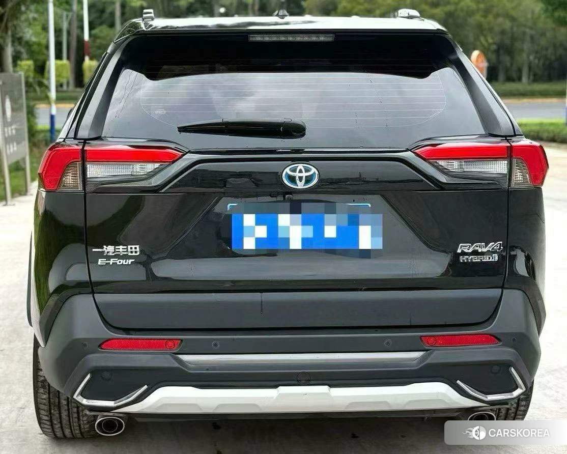 Toyota RAV4 2022 Черный из Китая, фото 2