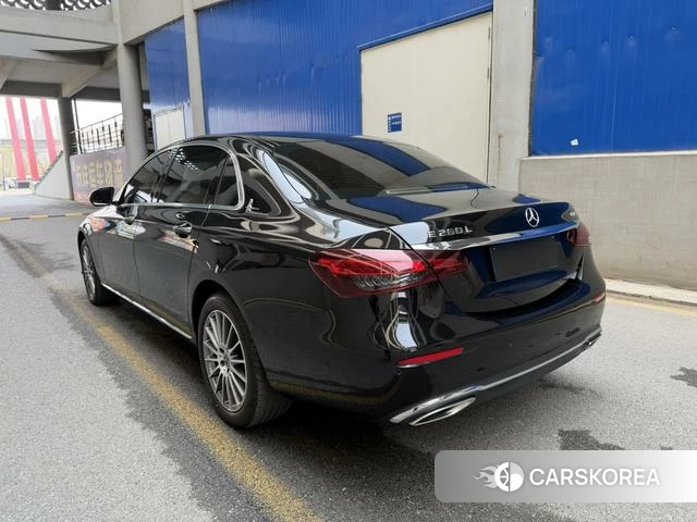 Mercedes-Benz E-Class 2023 Черный из Китая, фото 3