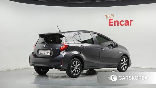 Toyota Prius C id 4988237 из Кореи 12