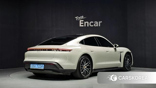 Porsche Taycan id 4996436 из Кореи 12