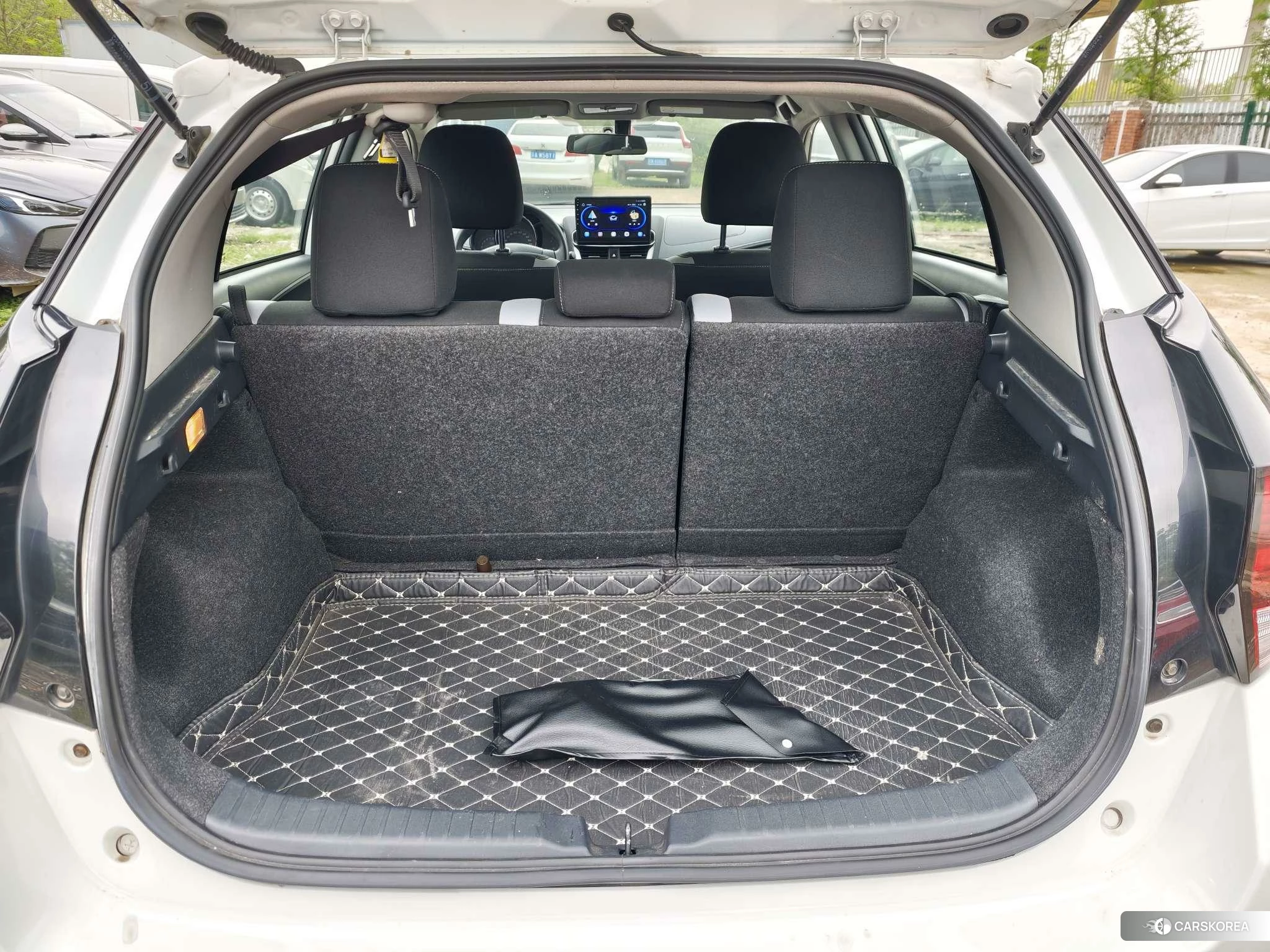 Toyota Yaris L 2021 Белый из Китая, фото 3