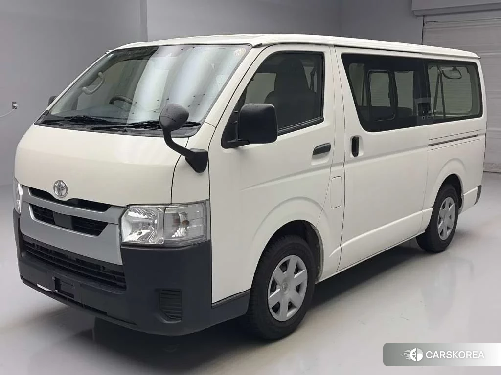 Toyota HiAce Van 2023 из Японии, фото 2
