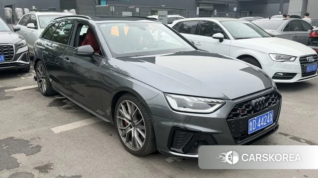 Audi S4 2023 Темно-серый из Китая, фото 2