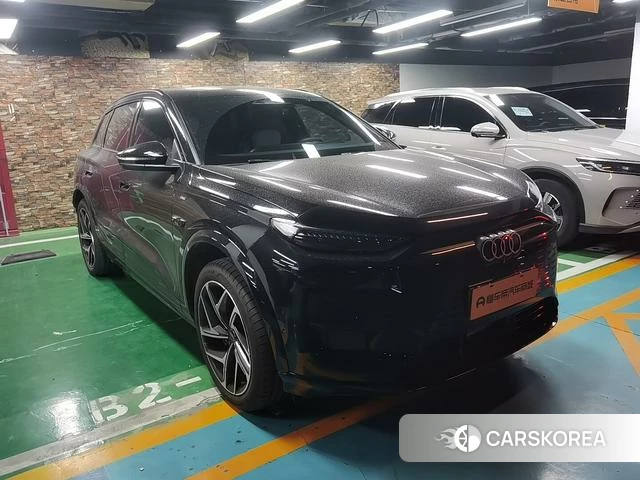 Audi Q6L 2025 Черный из Китая, фото 2