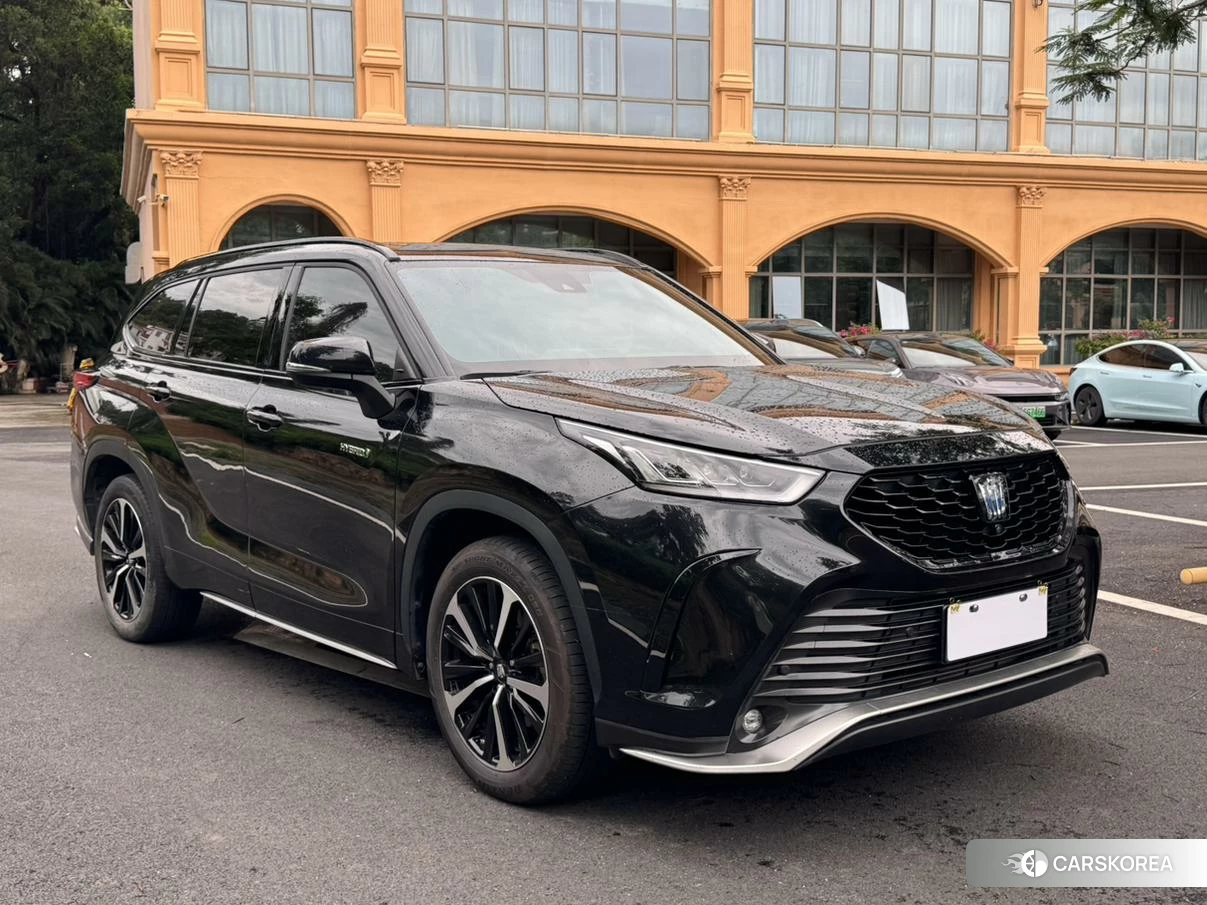 Toyota Crown 2022 Черный из Китая, фото 4