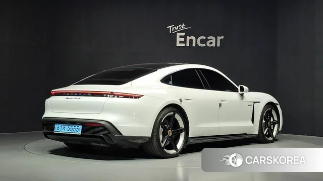 Porsche Taycan id 4834760 из Кореи 12