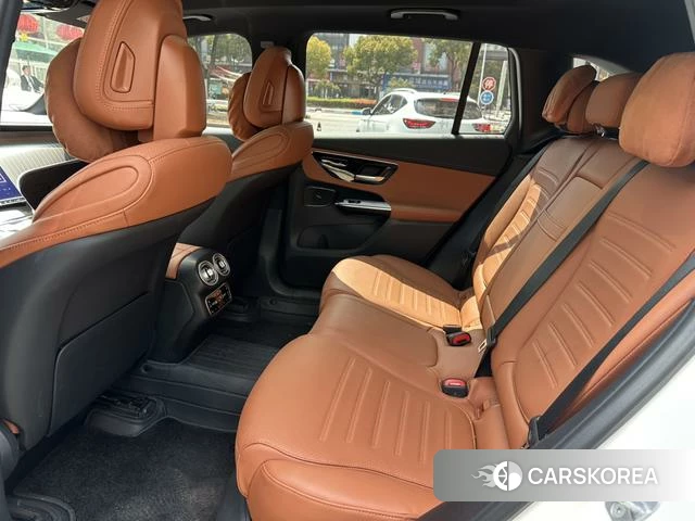 Mercedes-Benz GLC 2024 Белый из Китая, фото 2