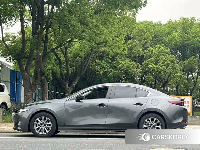 Mazda 3 2021 Темно-серый из Китая, фото 6