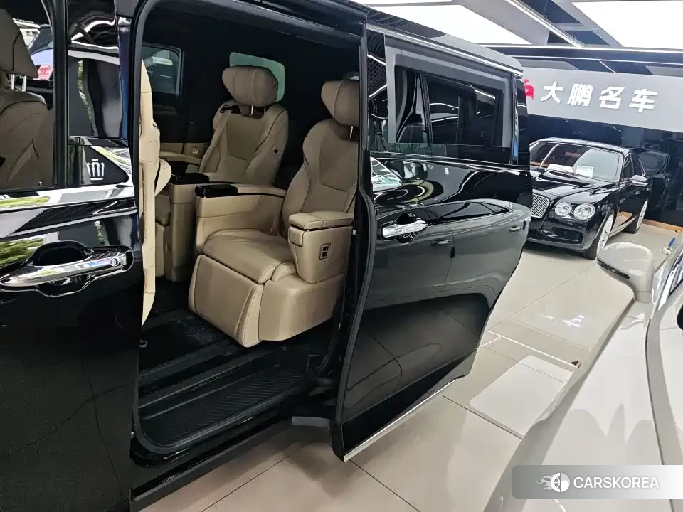 Toyota Vellfire 2024 Черный из Китая, фото 2