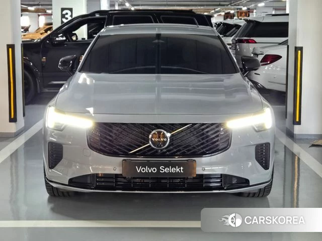 Volvo S90 2026 Серебристо-серый из Кореи, фото 2