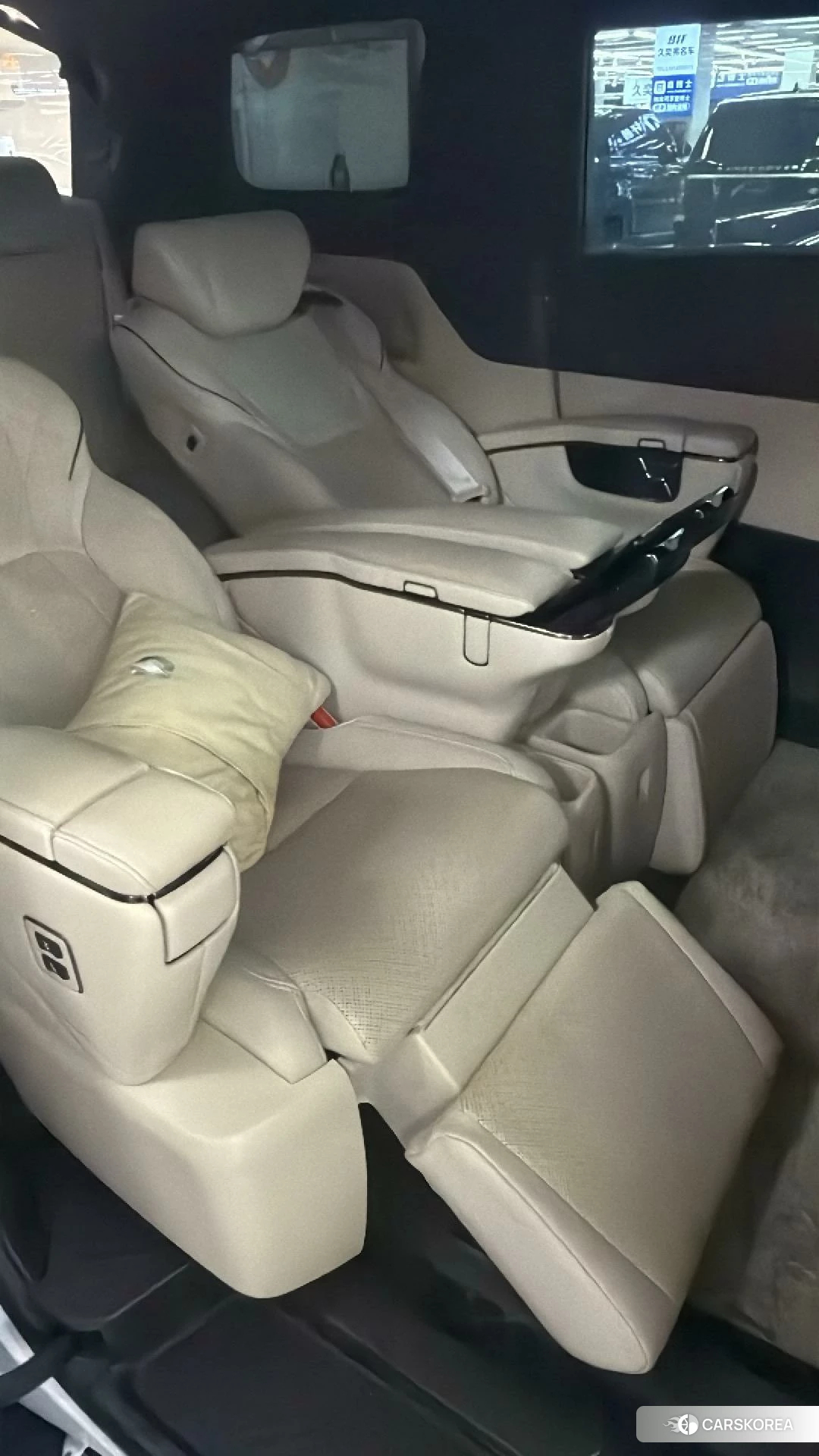 Toyota Alphard 2022 Белый из Китая, фото 2
