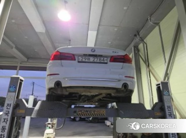 BMW 5 Series (G30) 2019 Белый из Кореи, фото 2