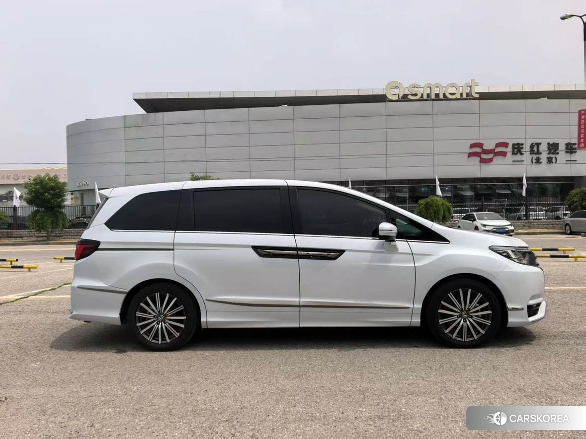 Honda Elysion 2023 Белый из Китая, фото 4