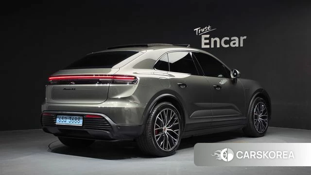 Porsche Makan EV id 4921180 из Кореи 12