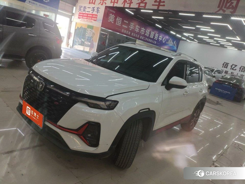 Chang'an CS35 PLUS 2021 Белый из Китая, фото 2