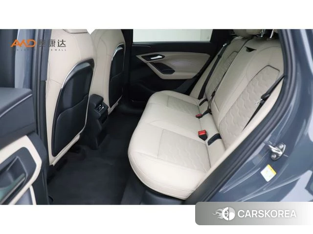 Audi Q6L 2025 Темно-серый из Китая, фото 2