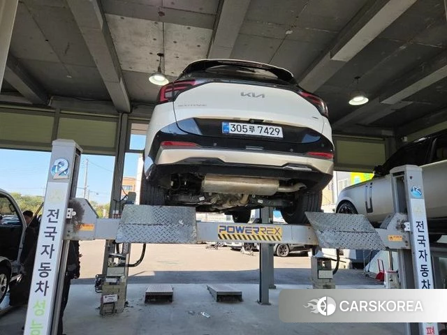 Kia The New Sportage 5th Generation Hybrid 2025 Белый из Кореи, фото 2