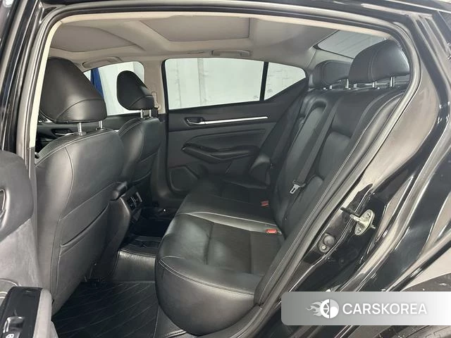 Nissan Altima 2023 Черный из Китая, фото 2