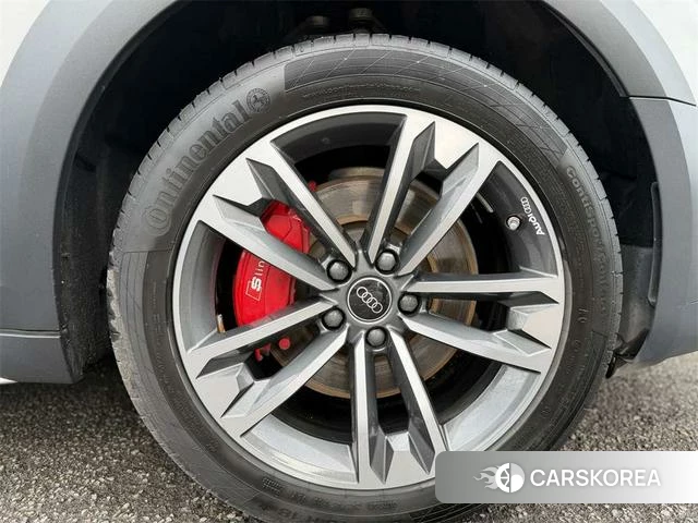 Audi A4L 2023 Серебристо-серый из Китая, фото 6