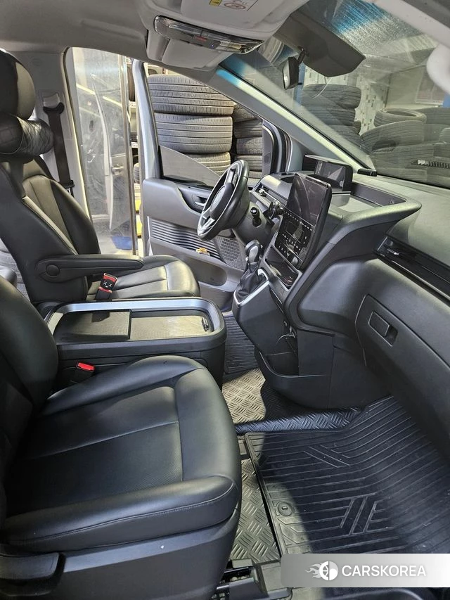 Hyundai Staria 2023 Серебряный из Кореи, фото 2