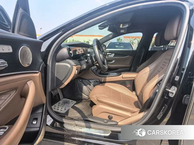 Mercedes-Benz E-Class 2021 Черный из Китая, фото 2