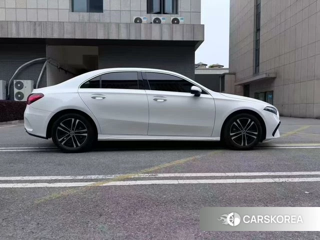 Mercedes-Benz A-Class 2023 Белый из Китая, фото 2