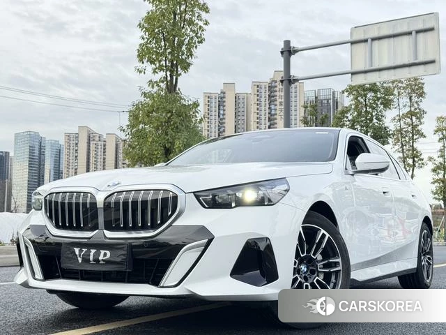 BMW 5 series 2025 Белый из Китая, фото 3