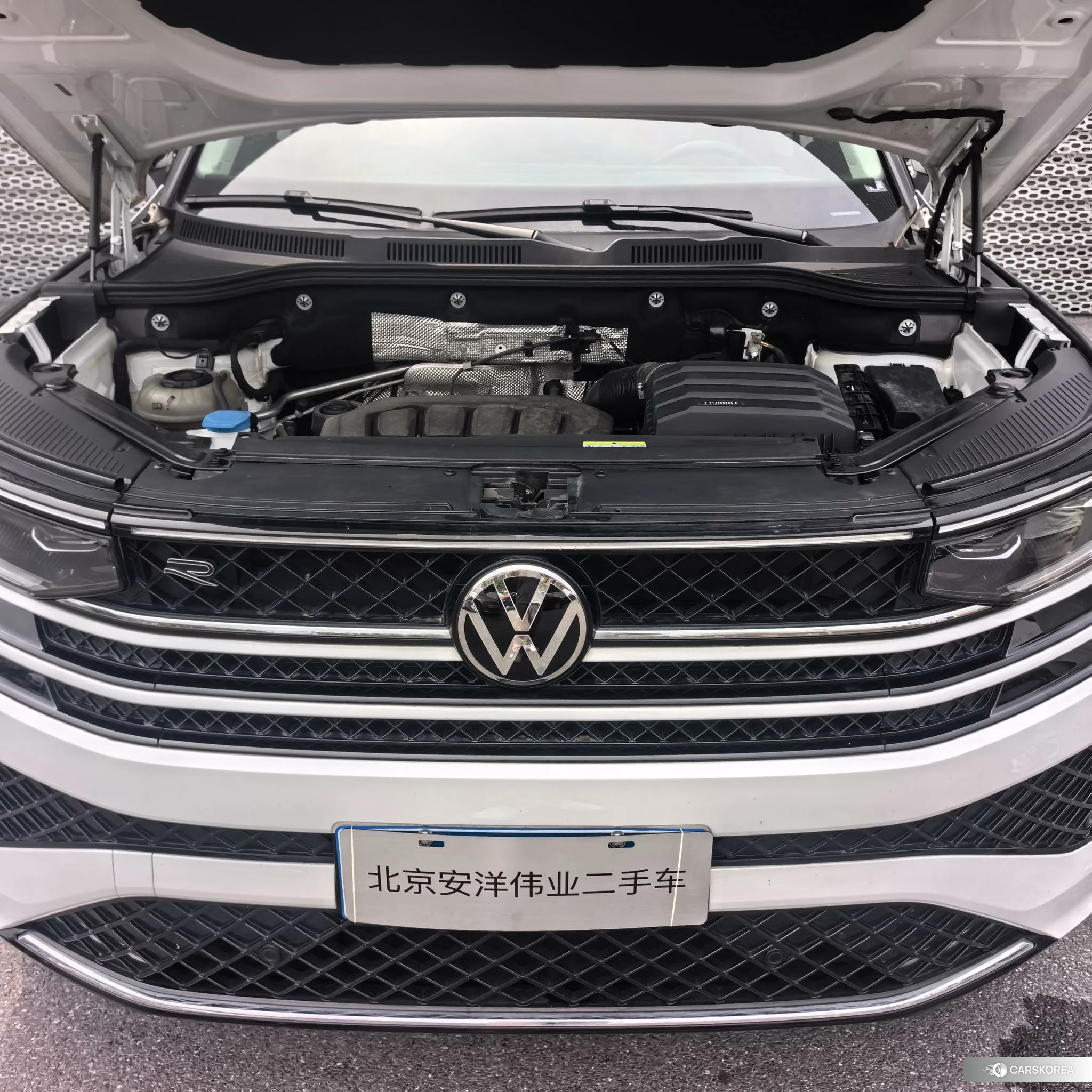 Volkswagen Tavendor 2022 Белый из Китая, фото 2