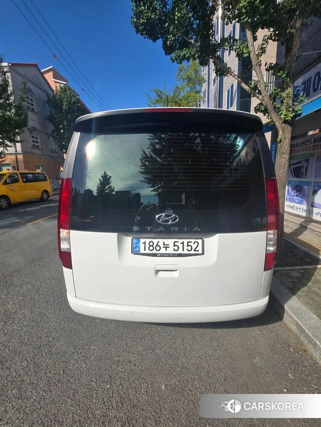Hyundai Staria 2023 Белый из Кореи, фото 2