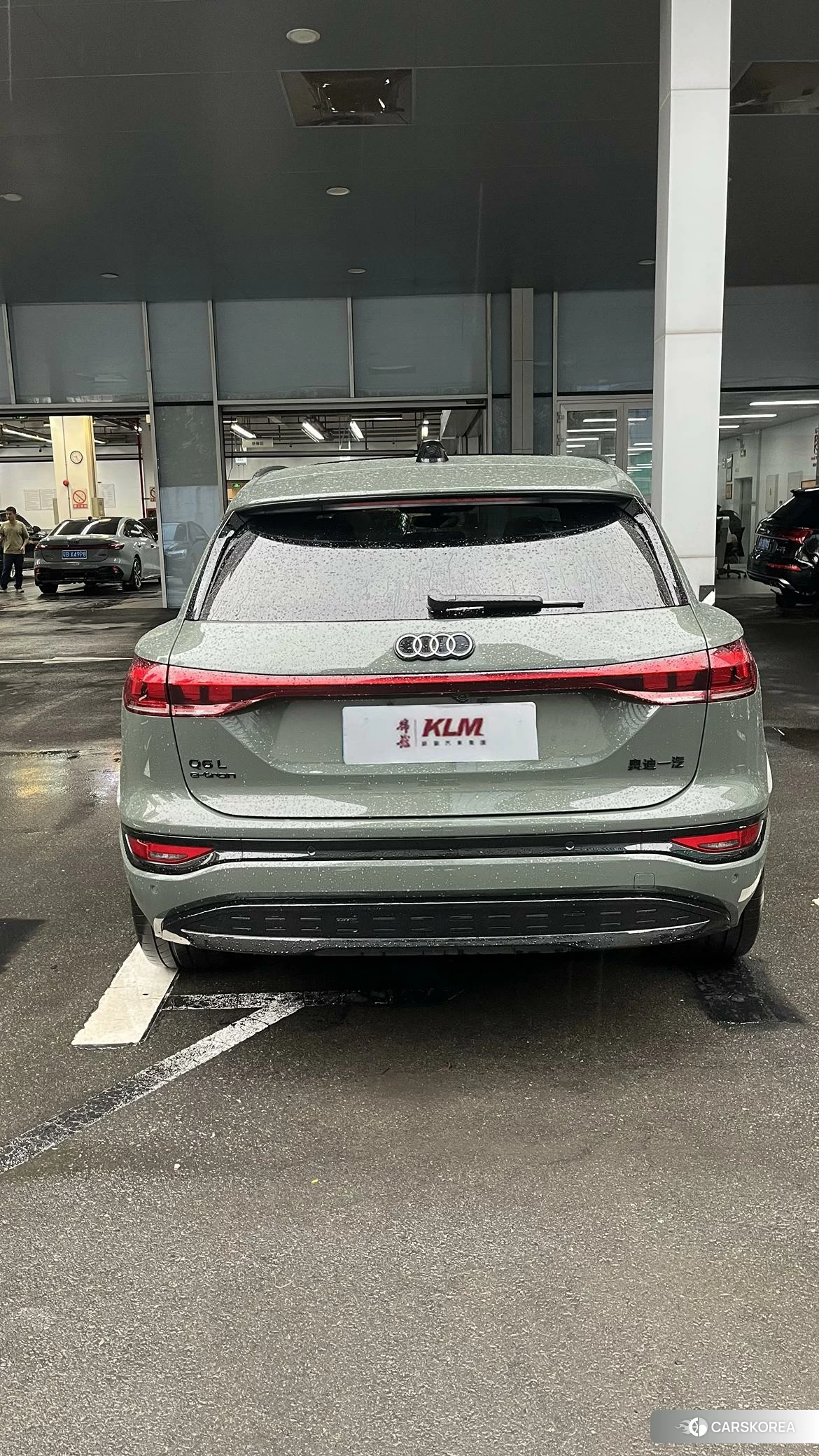 Audi Q6L 2025 Зеленый из Китая, фото 2