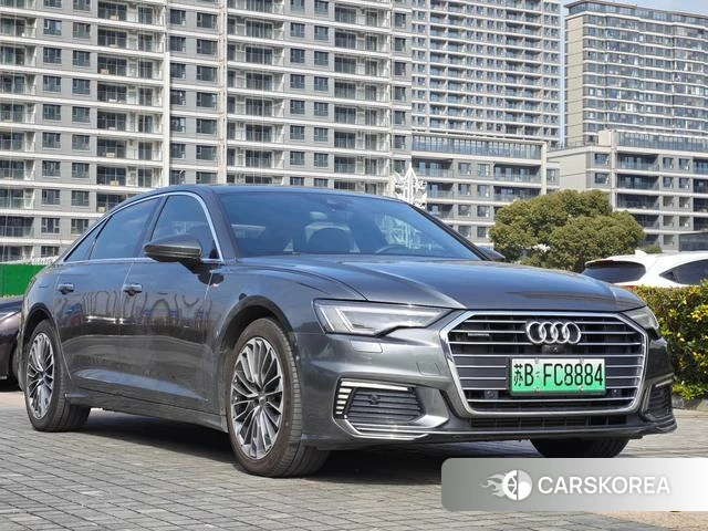 Audi A6L 2021 Темно-серый из Китая, фото 2