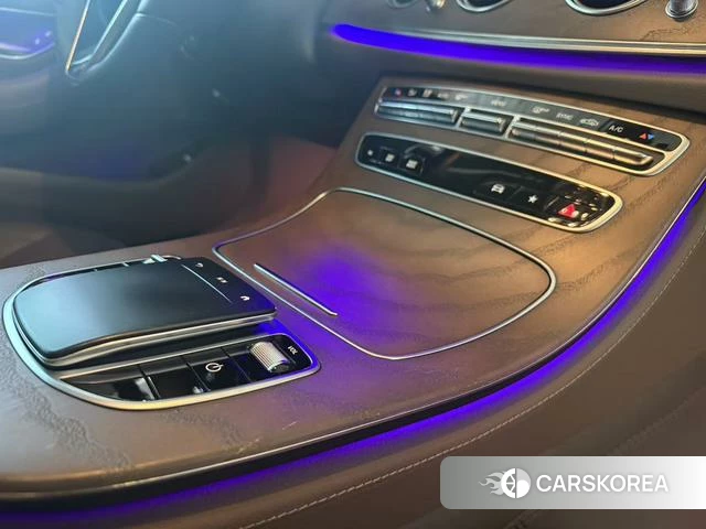 Mercedes-Benz E-Class 2021 Черный из Китая, фото 2
